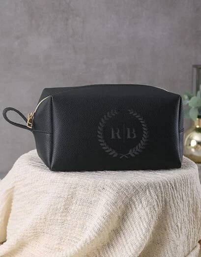 Personalised Gent’s Crest Black Washbag (Standard)