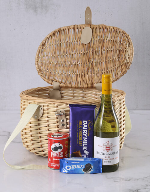 Wonderful Wine And Snacks Picnic Basket (STANDARD)