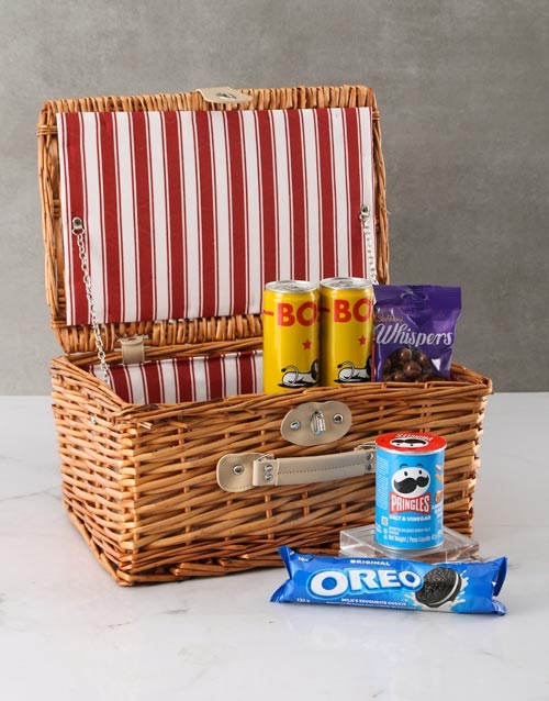 Nibble Loaded Picnic Basket (STANDARD)
