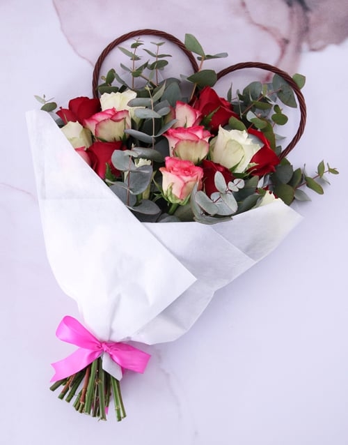 Elegant Rose Bouquet With Wicker Heart