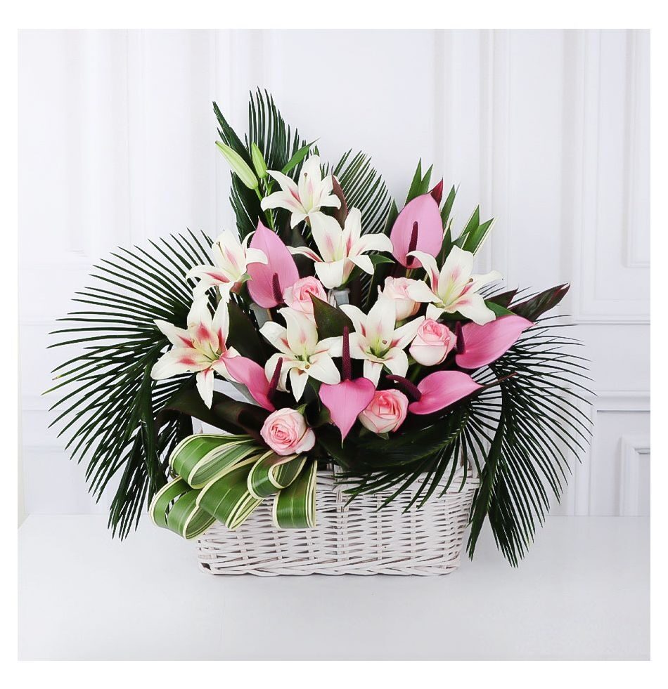 Vihan Basket of Roses and Lilies