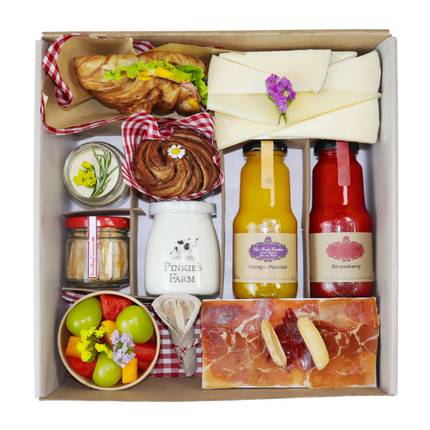 Deli Breakfast Gourmet Box