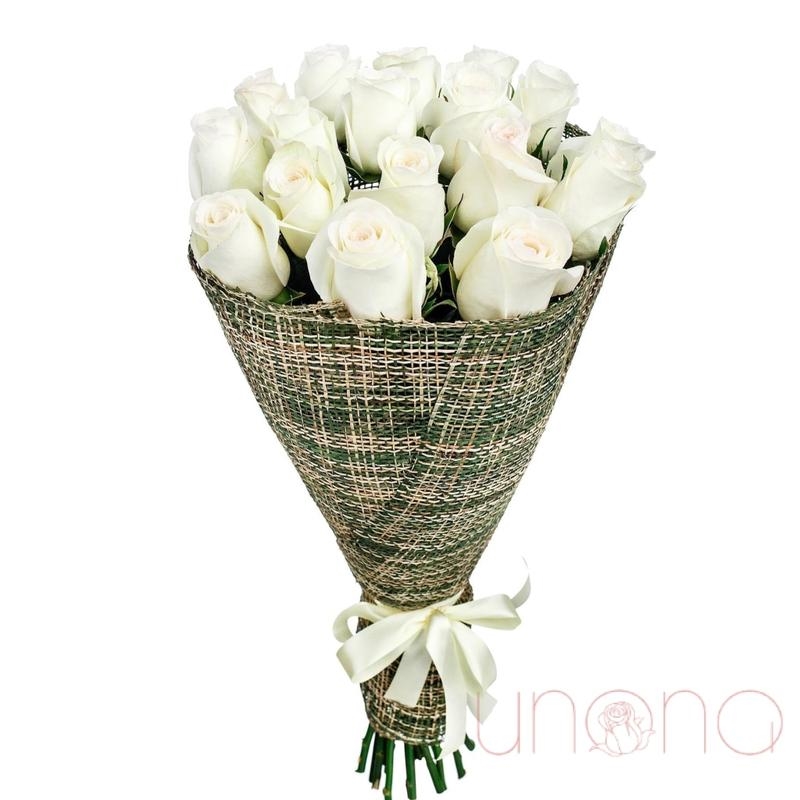 Tender Beauty Roses Bouquet (white / standard (local flowers))