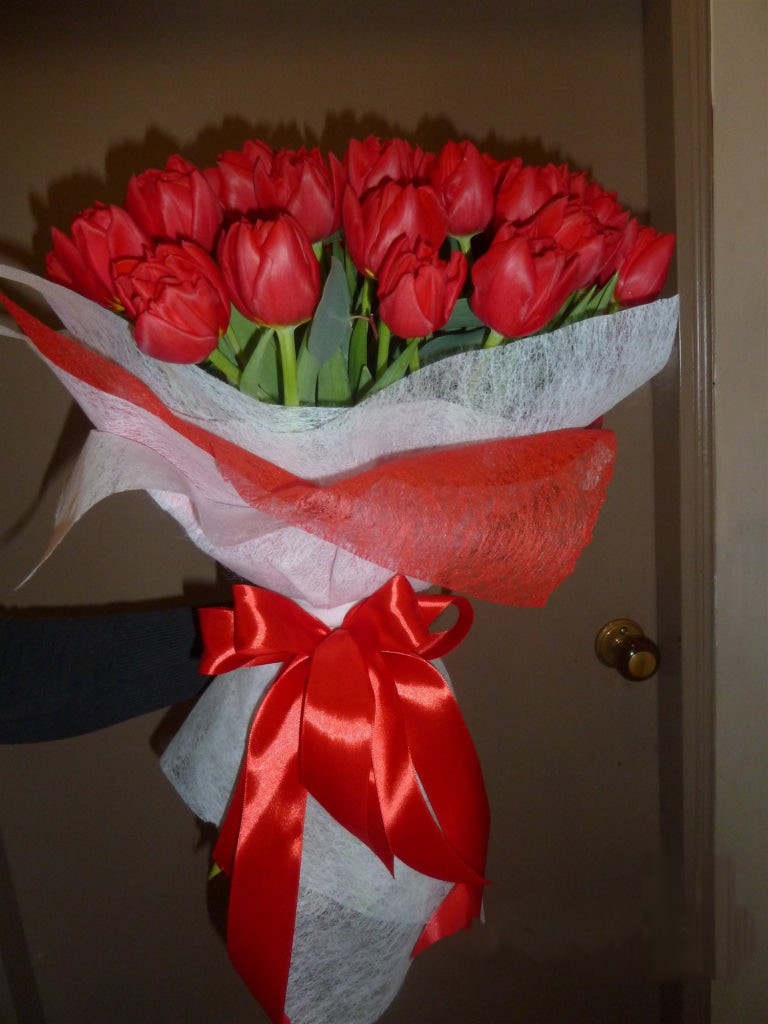 Tulip Abundance Bouquet (red)