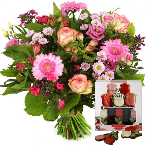 Festive bouquet of flowers + roses and chocolate (Medium pink bouquet Box 120 grams Chocolate roses)