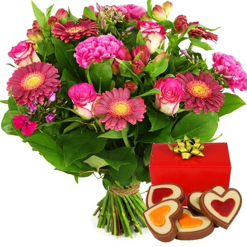 Pink flowers + chocolate hearts (Medium bouquet pink dark pink + 140 grams of chocolate hearts)