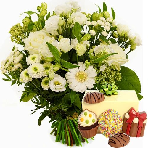 Bouquet of white flowers + 250 grams of festive chocolate (Medium white bouquet + 250 gram festive chocolates)