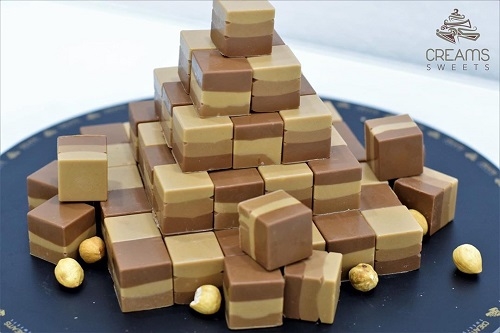 CARRE PRALINES CHOCOLATE