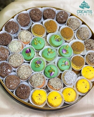 PETIT FOURS