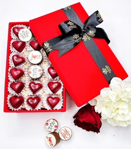 SMALL VELVET BOX