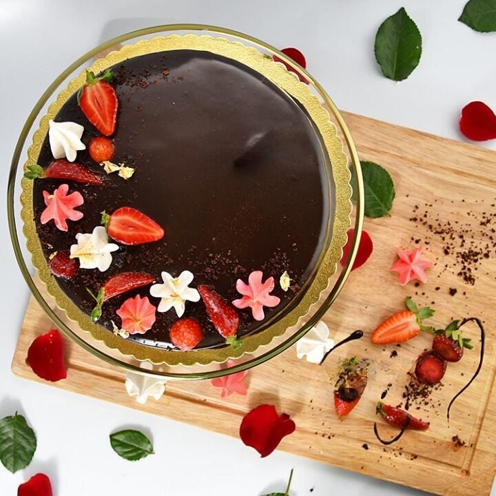 Love Splash Chocolate Cake