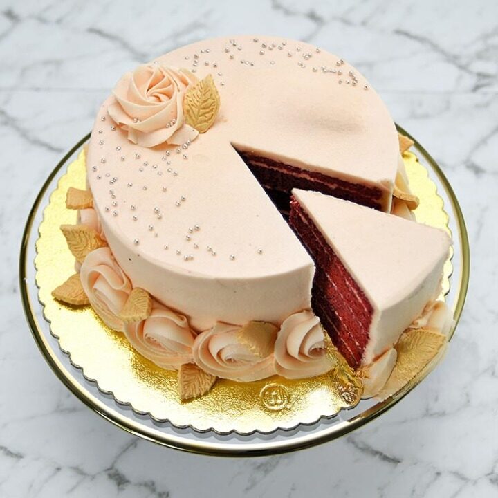 Elegance Lover Cream Cheese Red Velvet Cake