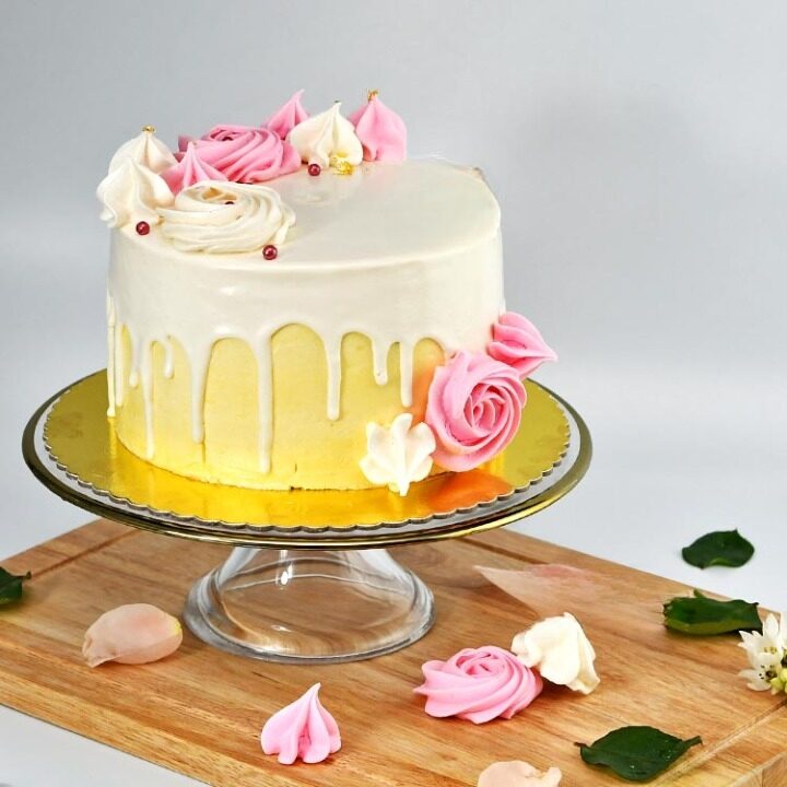 Favorite White-Chocolate Ganache Vanilla-Sponge Cake