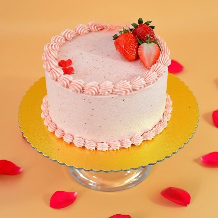 Love Berry Fiesta Fresh Strawberry Ribbon Cake