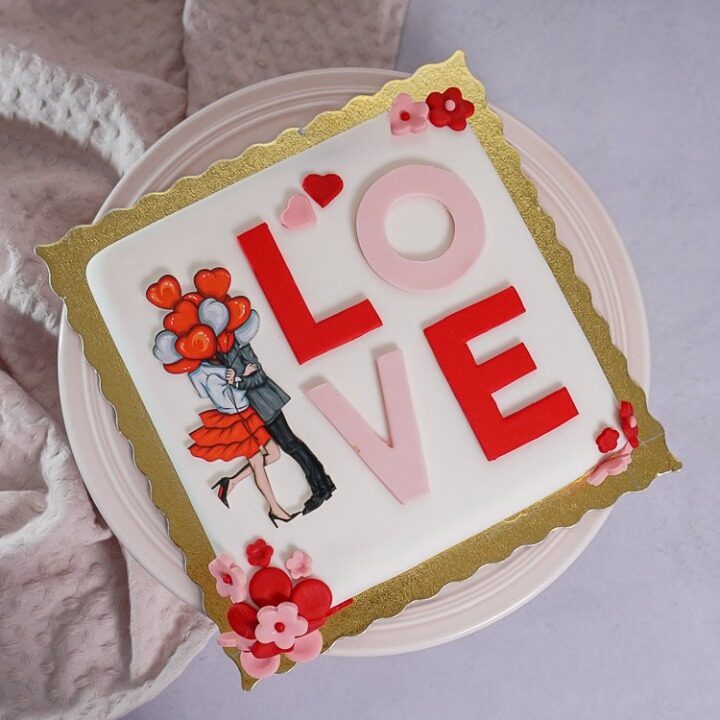 Red Balloons Ribbon Cake