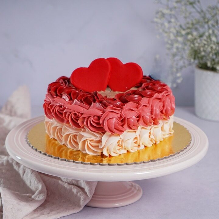 Two Hearts Rosette Chocolate Cake
