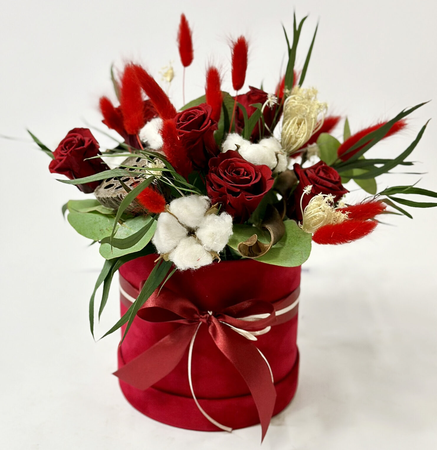 Flowerbox with preserved roses Love forever