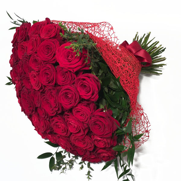 Red roses in exclusive package (Classic)