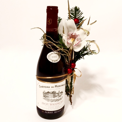 Decorated red wine