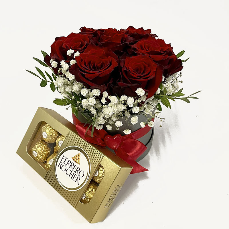 Red roses in giftbox+Ferrero Rocher choclates