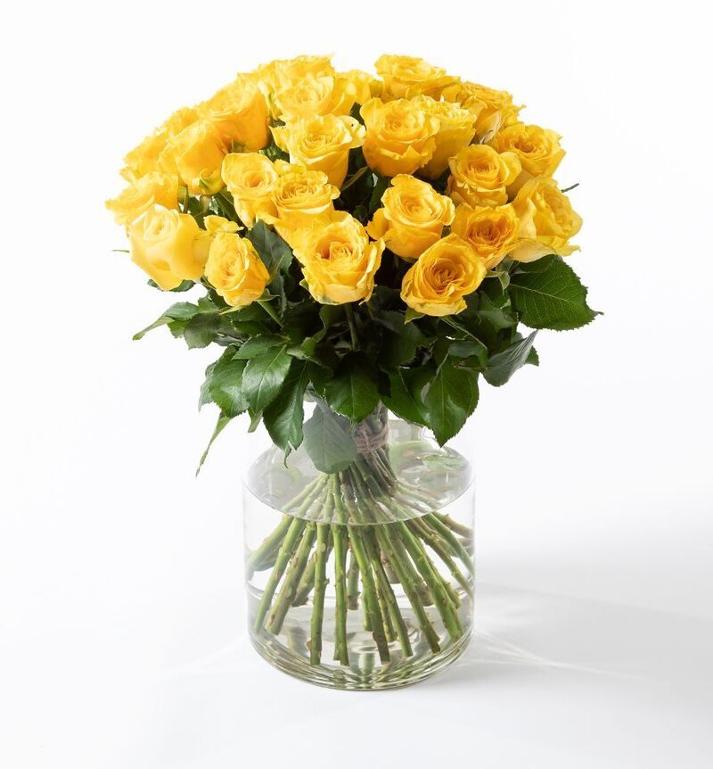 30 yellow roses