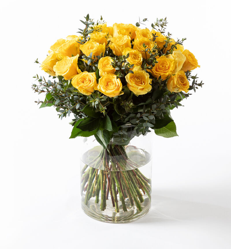 30 yellow roses with green