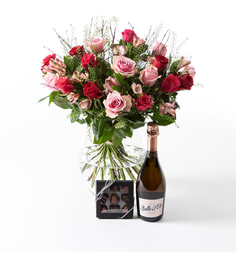 Large rose bouquet with bubbles and vase