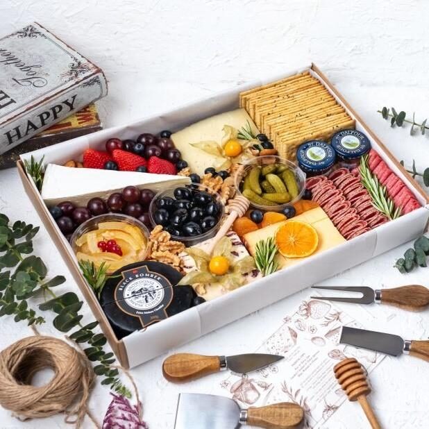 Medium Cheese Gift Hamper