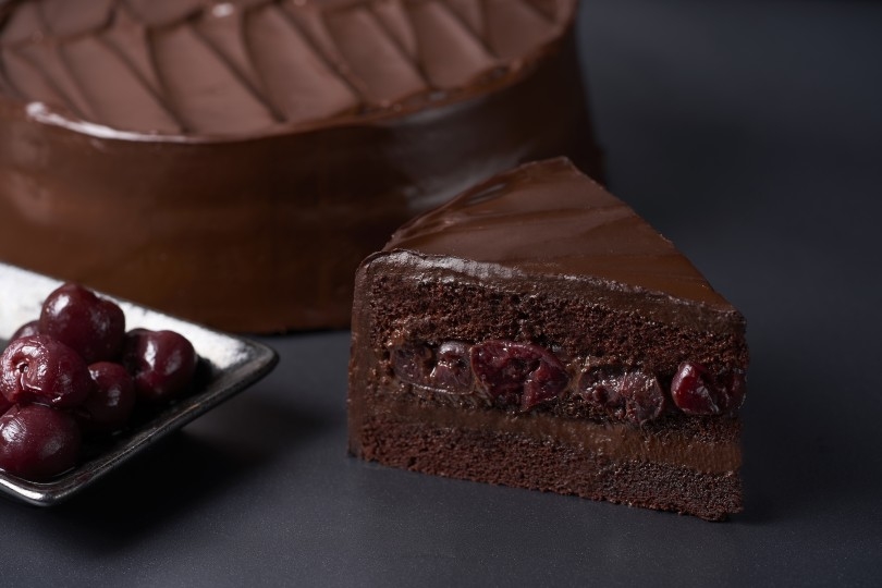 Chocolate Rum & Cherry Cake (6" serves)