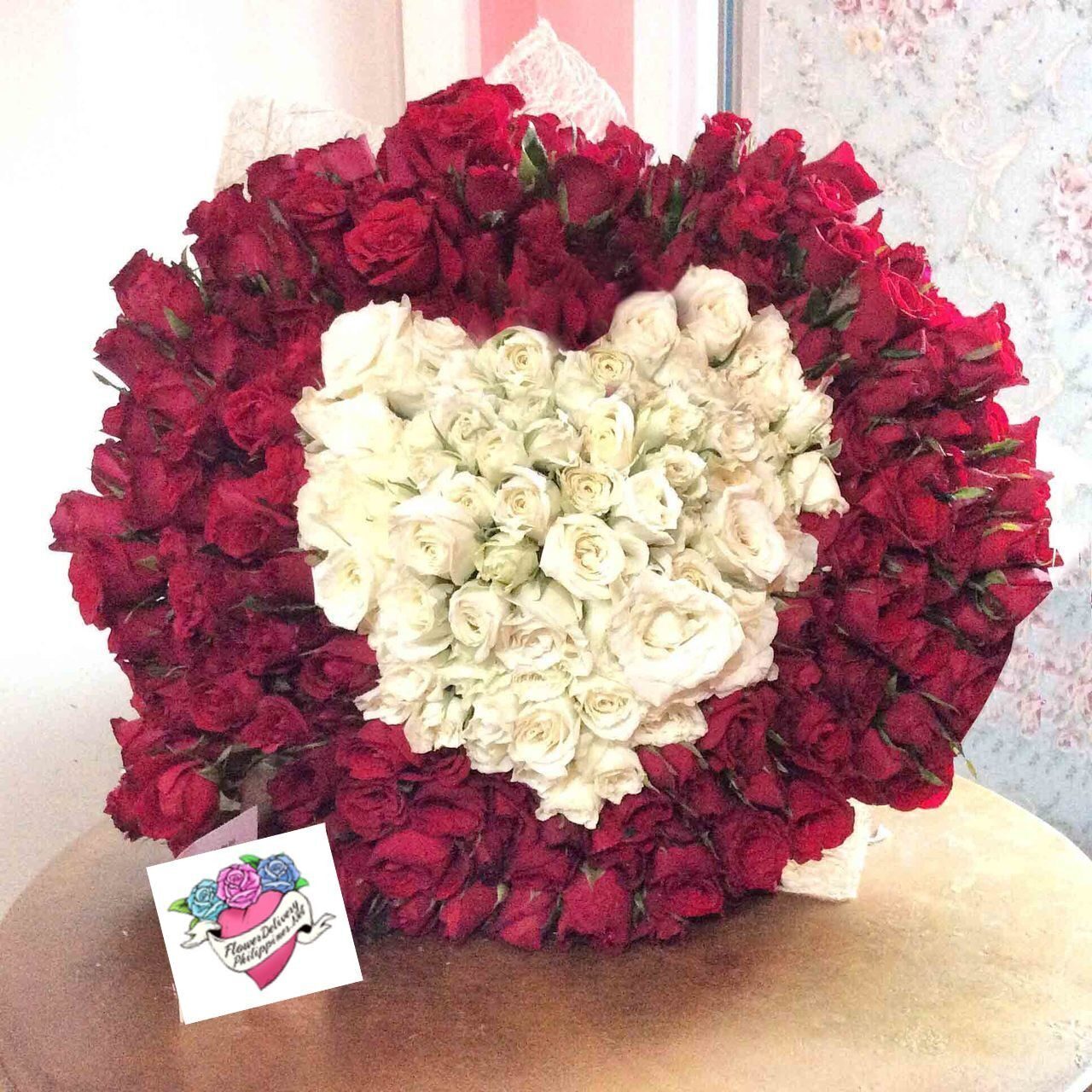 200 Roses Giant Heart Bouquet
