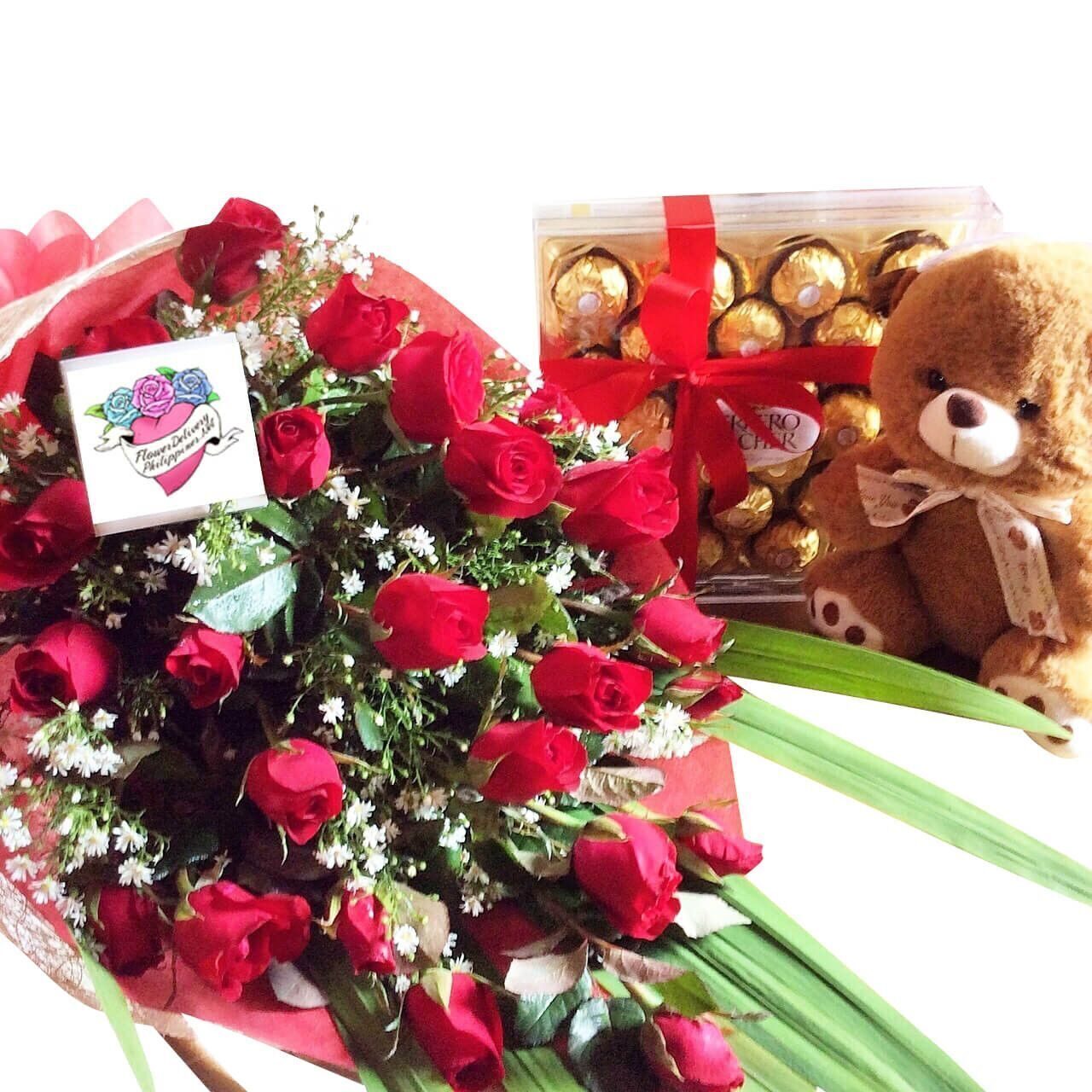 12 red Ecuadorian roses in a heart box