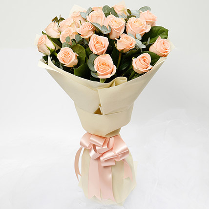 Bouquet of 20 Peach Roses