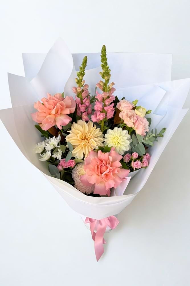 Blush Blooms for Mum (Petite)