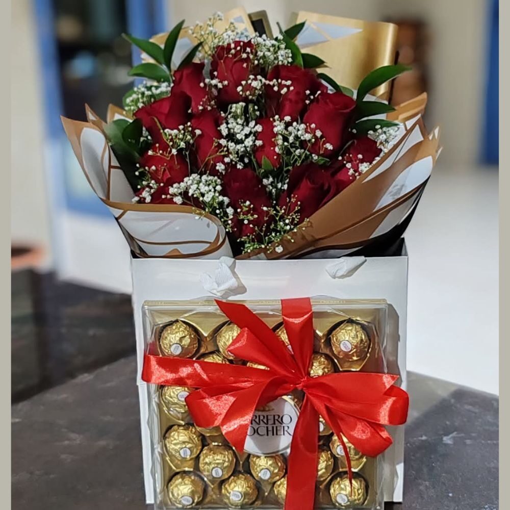 15 Red Roses with Ferrero Rocher 300g