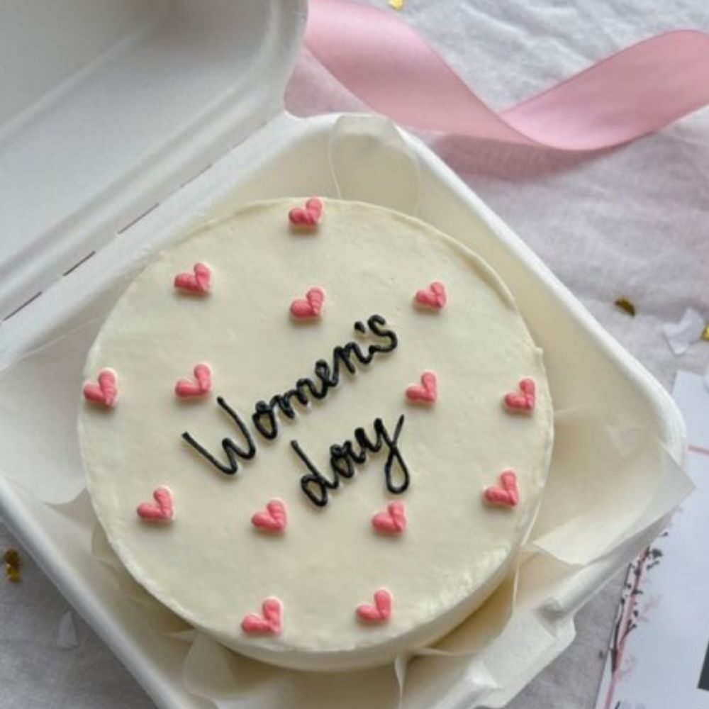 Women's Day Bento Cake 500g Vanilla