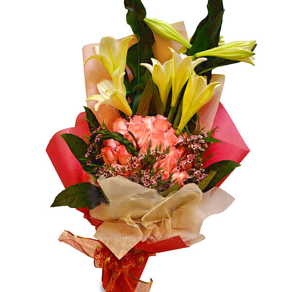 Sweet Cariad - 24 Roses 8 Lilies Flower Bouquet