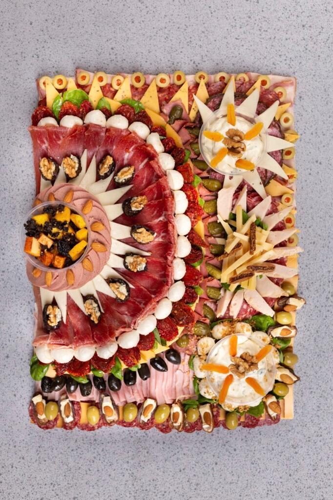 CHEESE AND COLD MEAT TABLE FOR 10 PEOPLE