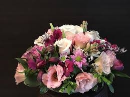 Medium main centerpiece