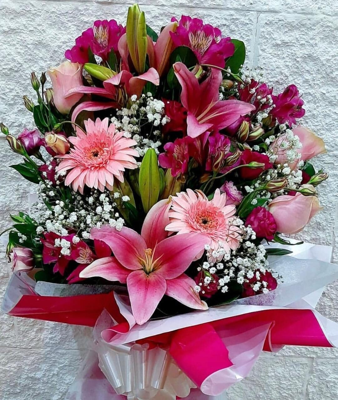 Premium Vase Roses and Lilies