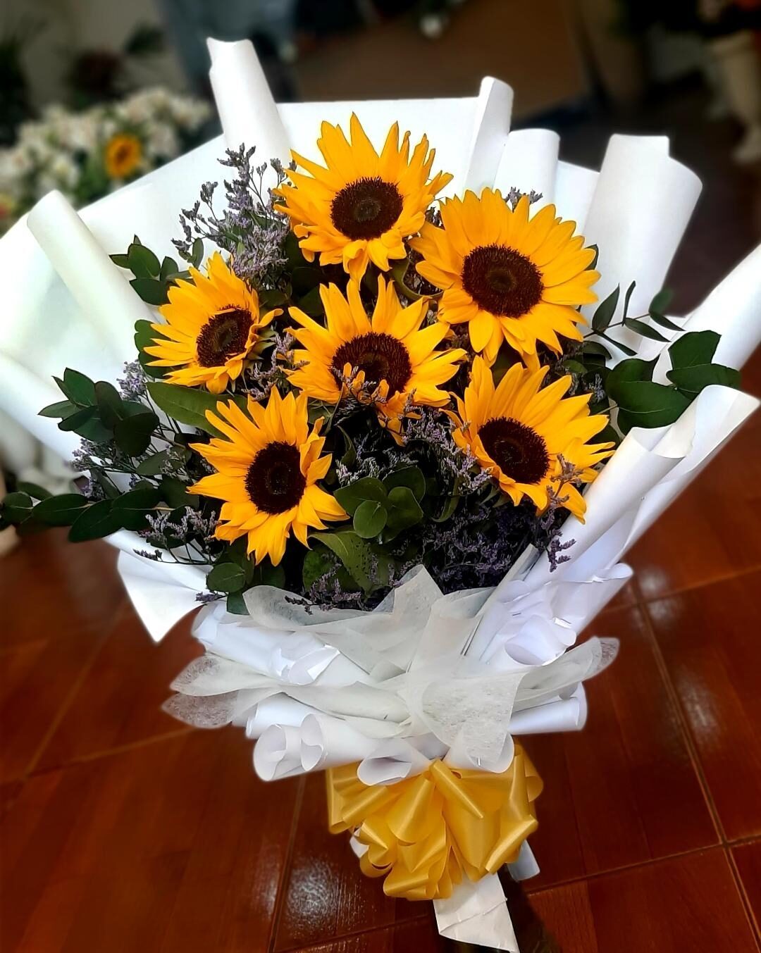 EUROPEAN BOUQUET OF SUNFLOWERS