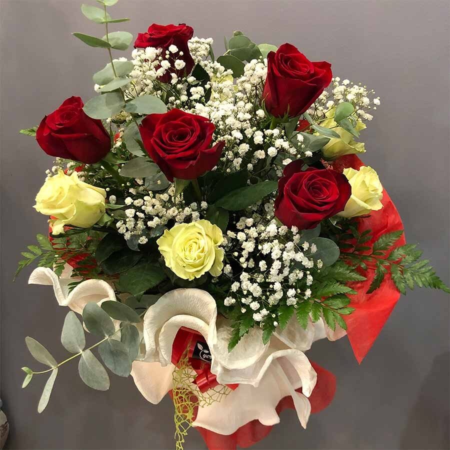 Italian bouquet with 12 imported red and white roses