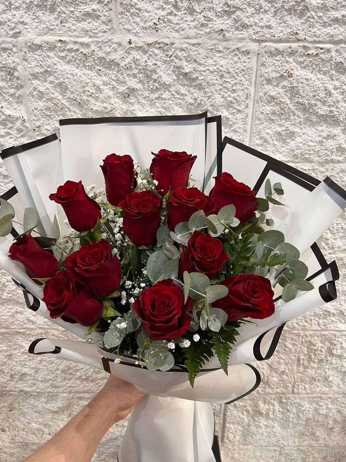 Oriental bouquet 12 premium imported roses