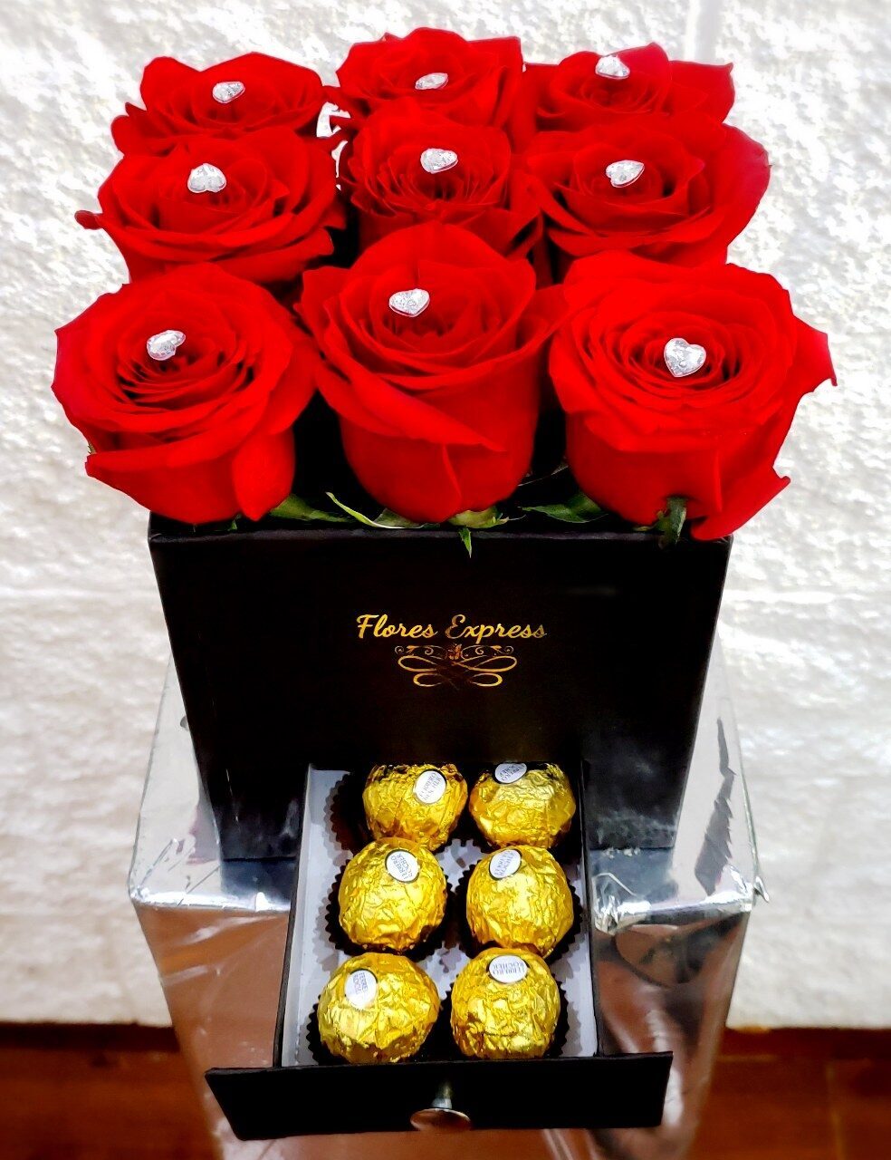 BOX 9 DIAMOND ROSES WITH DRAWER BY FERRERO ROCHER