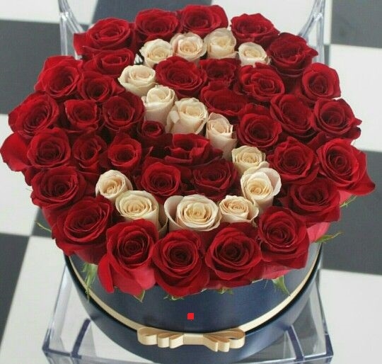 ROSES IN A BOX WITH A LETTER OF YOUR CHOICE