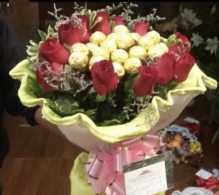 Italian Roses and Ferrero Rocher Bouquet