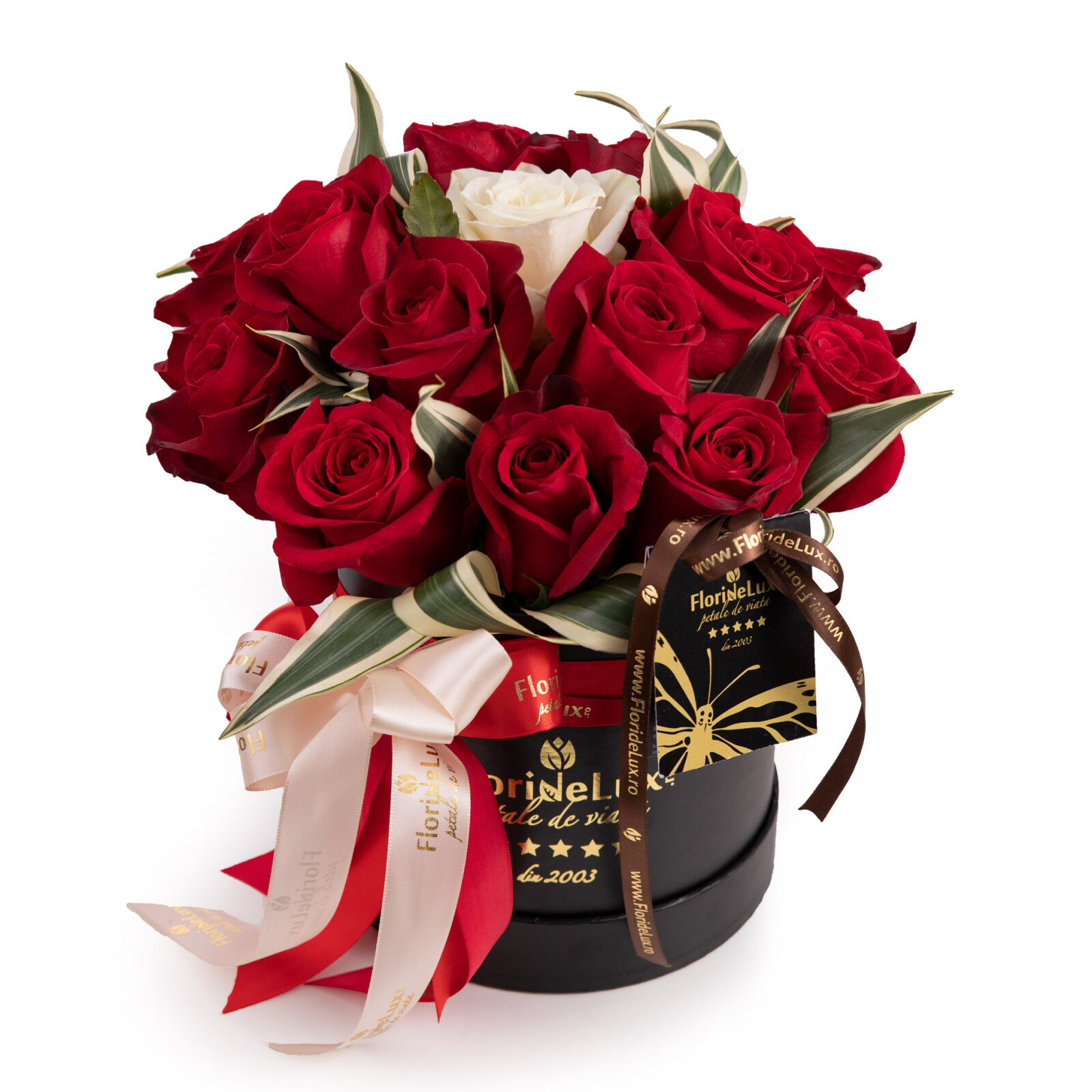 Arrangement with roses in two colors (standard)