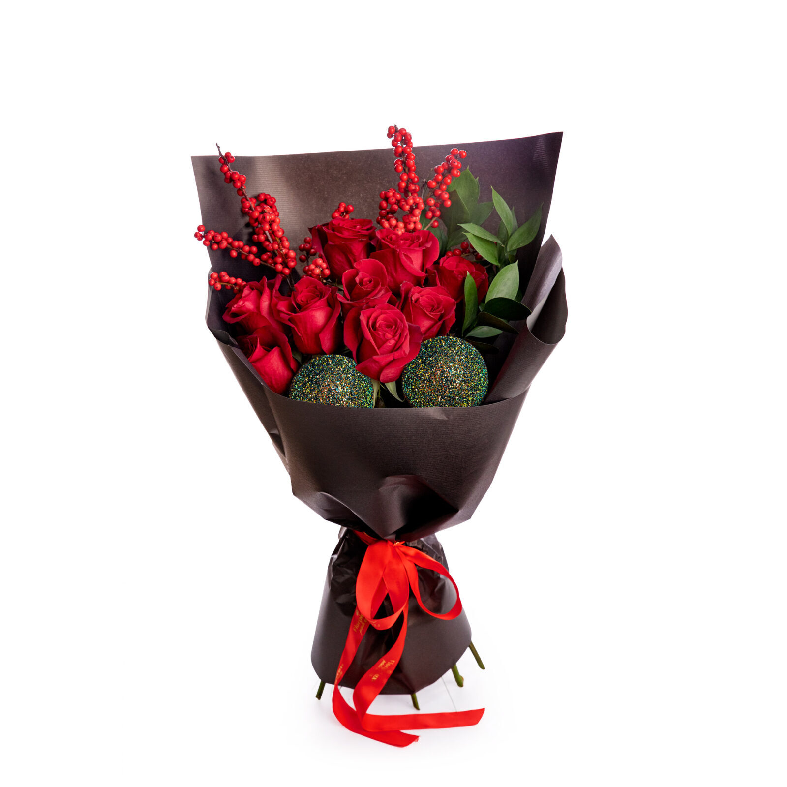 Bouquet of red roses and winter accessories (standard)