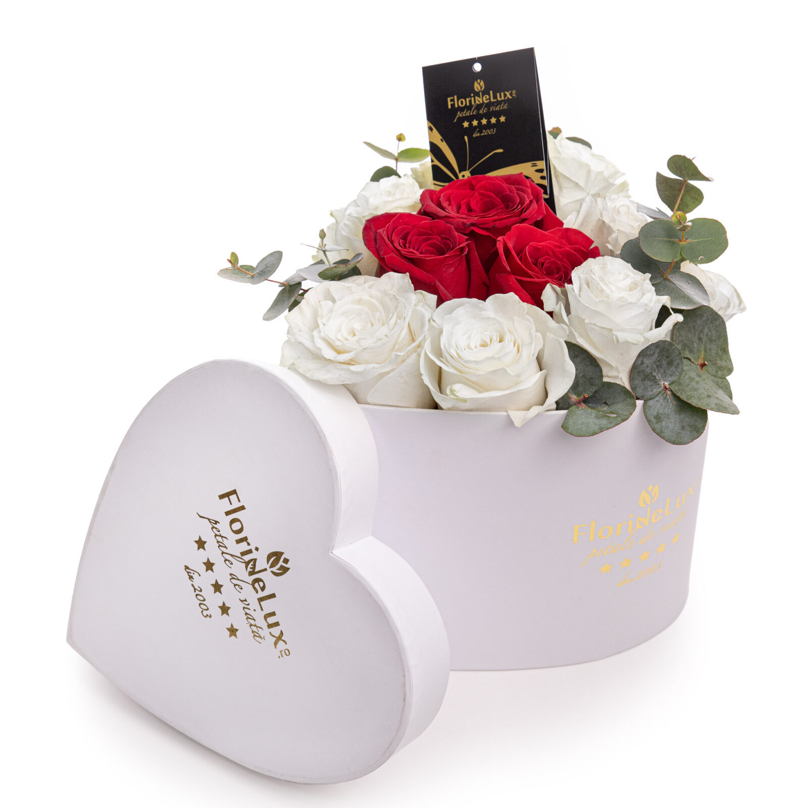 White heart box with romantic roses (standard)
