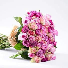 Distinctive Arrangement (35 Roses)