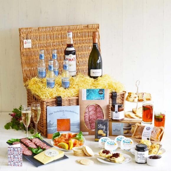 Summer Time Picnic Hamper